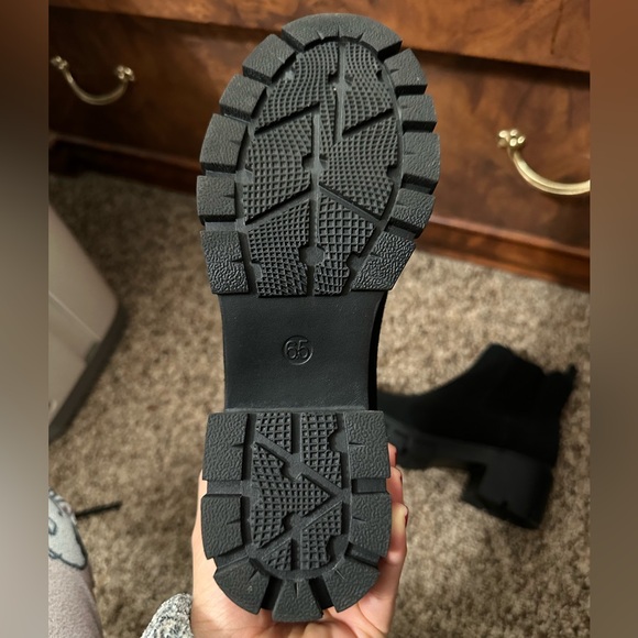 Black Chelsea Boots - Picture 4 of 4